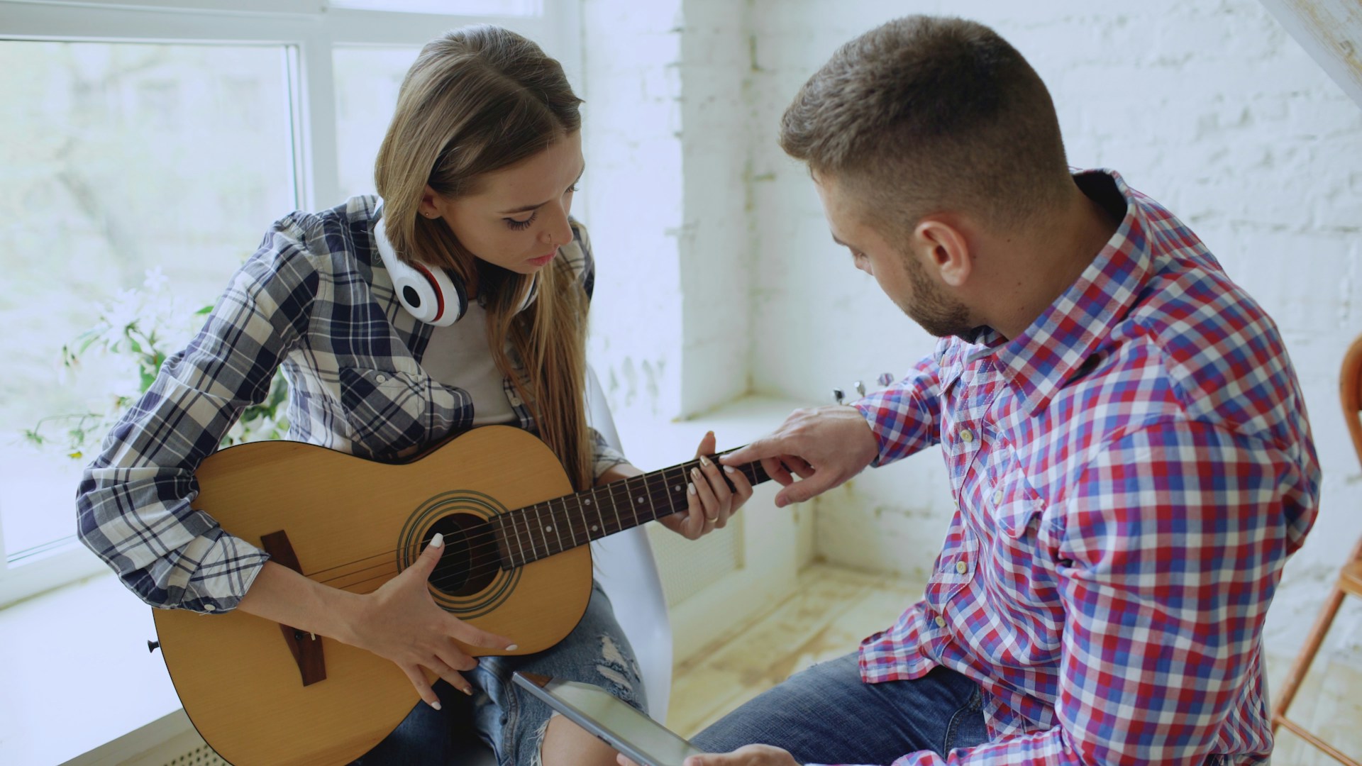 Trouvez votre professeur de guitare à Colombes sur allegromusique.fr